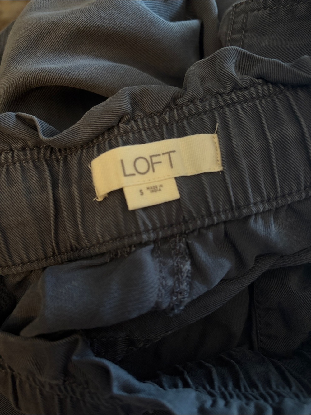 LOFT Breezy Paperbag Waist Drawstring
Cropped Pants, Faded Charcoal size Small. - Picture 5 of 5